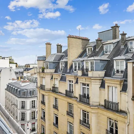 Avec Balcon L'arc De Triomphe Apartament