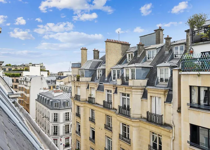 Avec Balcon L'arc De Triomphe 아파트